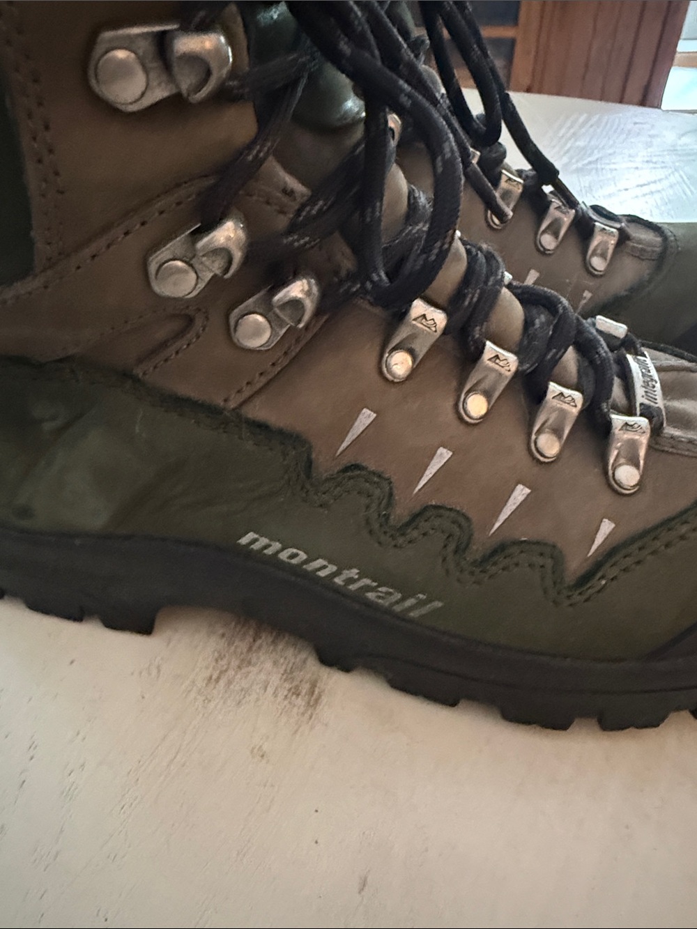 Montrail Gore-Tex hiking boots women’s size 8.5 Hunter green - Picture 2 of 11